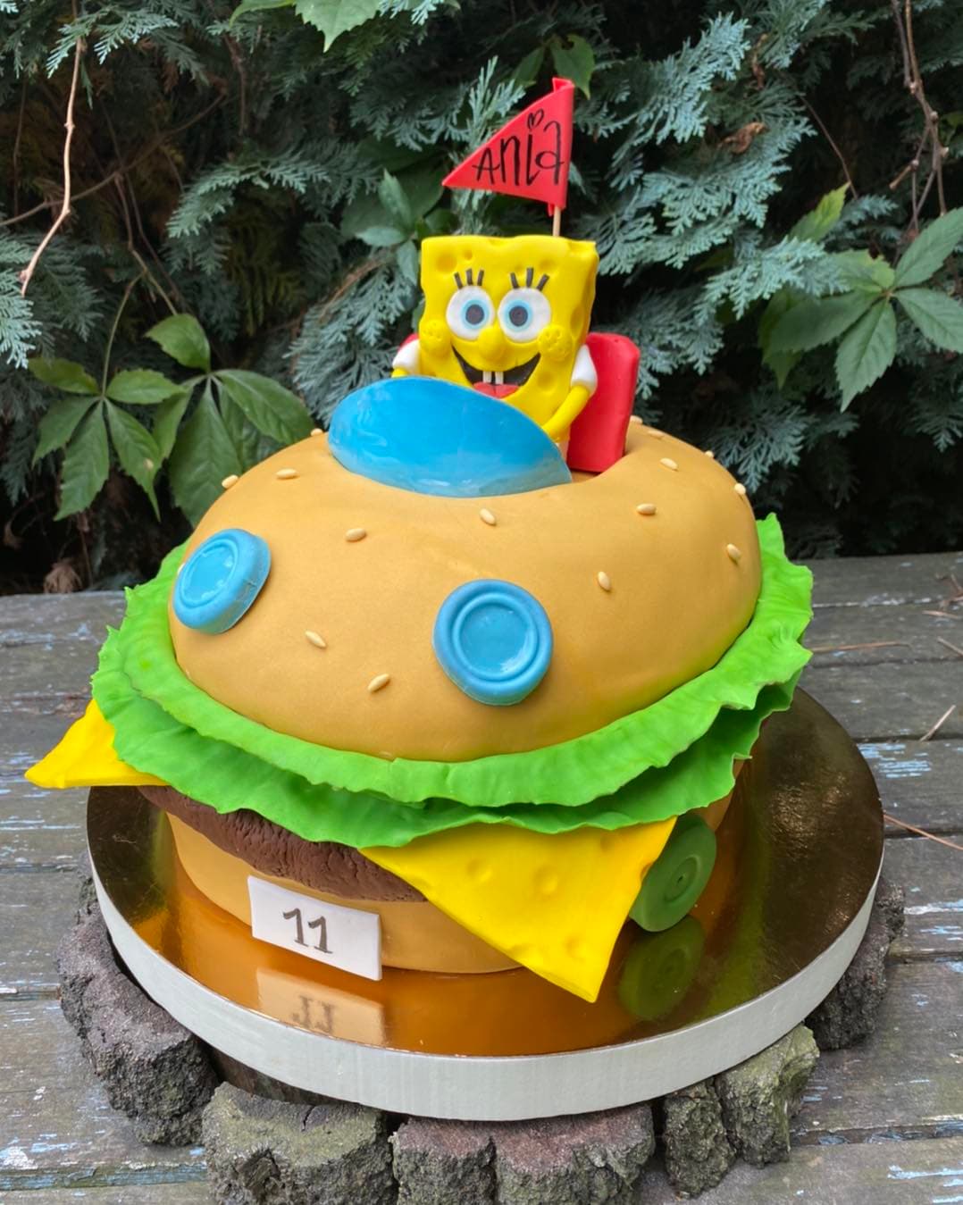 Torty dla dzieci — tort hamburger, sponge bob